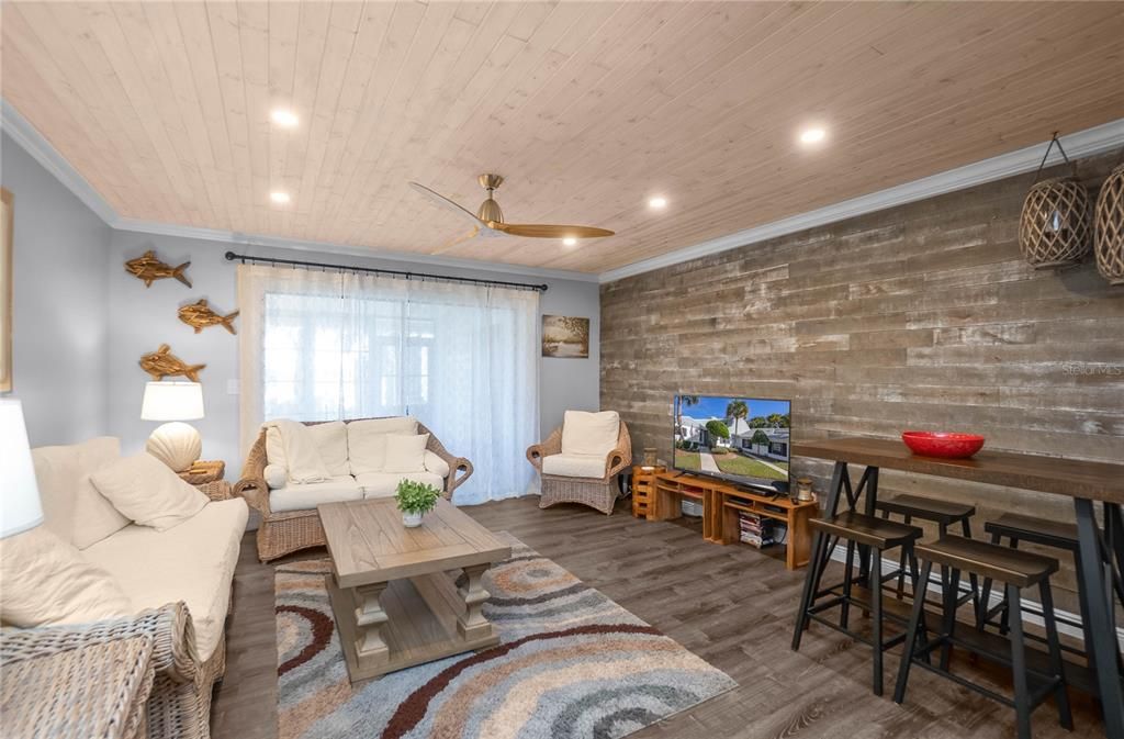 待售: $230,000 (2 贝兹, 2 浴室, 1312 平方英尺)