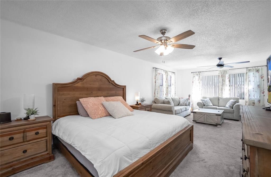 待售: $230,000 (2 贝兹, 2 浴室, 1312 平方英尺)