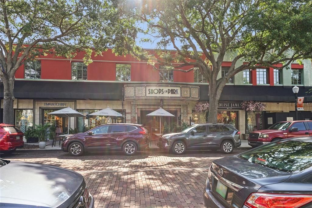 出租: $3,700 (5 贝兹, 3 浴室, 2132 平方英尺)