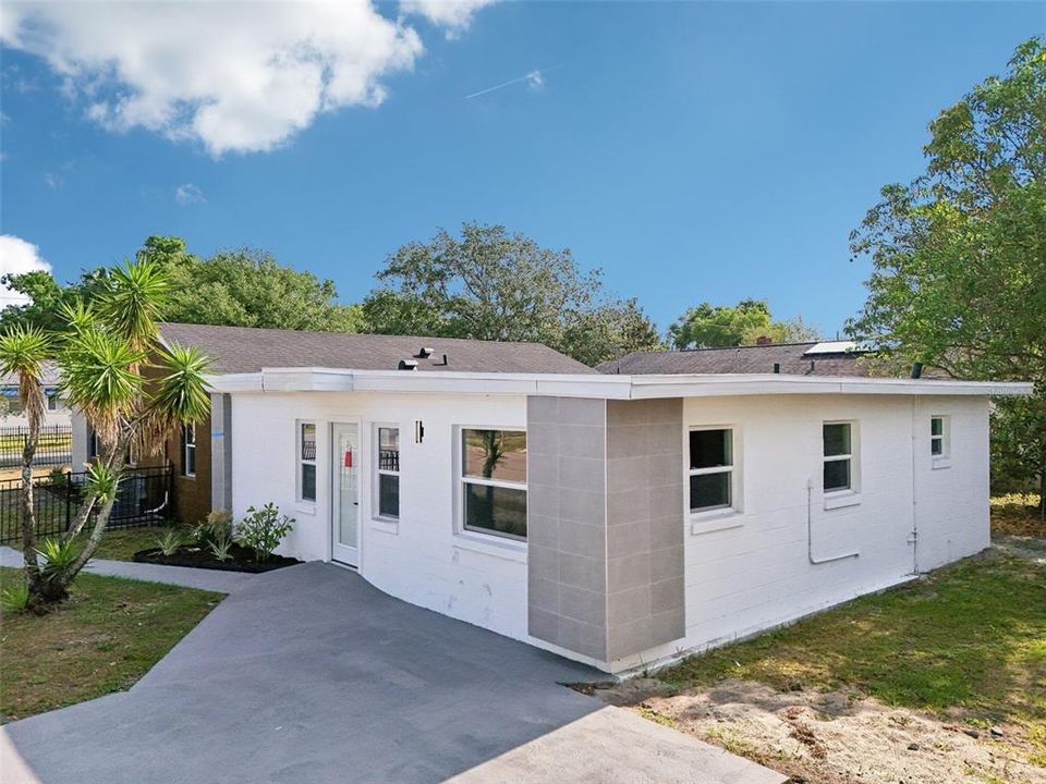 出租: $3,700 (5 贝兹, 3 浴室, 2132 平方英尺)