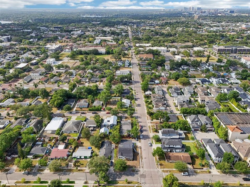 出租: $3,700 (5 贝兹, 3 浴室, 2132 平方英尺)