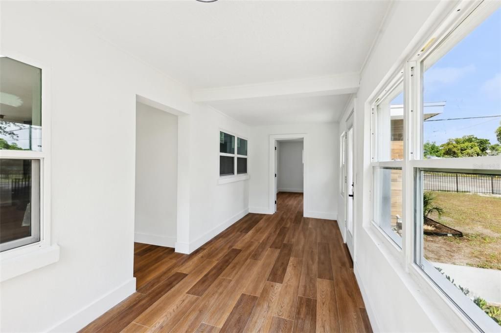 出租: $3,700 (5 贝兹, 3 浴室, 2132 平方英尺)