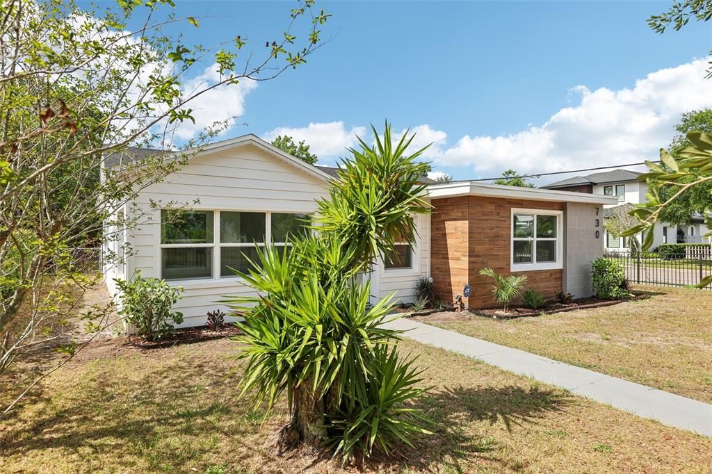 出租: $3,700 (5 贝兹, 3 浴室, 2132 平方英尺)