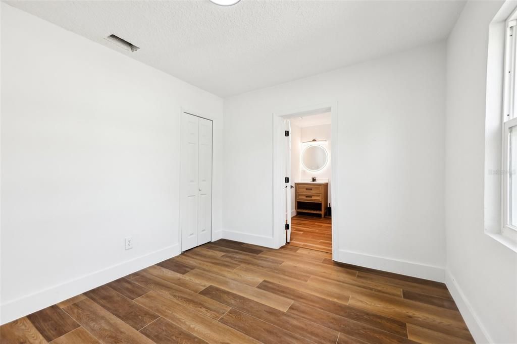 出租: $3,700 (5 贝兹, 3 浴室, 2132 平方英尺)