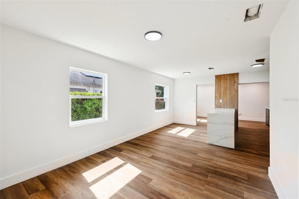 出租: $3,700 (5 贝兹, 3 浴室, 2132 平方英尺)