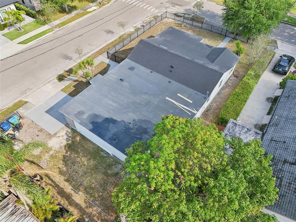 出租: $3,700 (5 贝兹, 3 浴室, 2132 平方英尺)