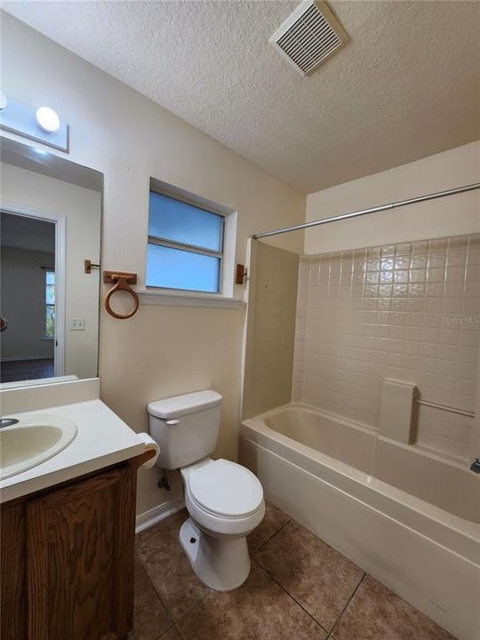 For Rent: $1,700 (3 beds, 2 baths, 1248 Square Feet)