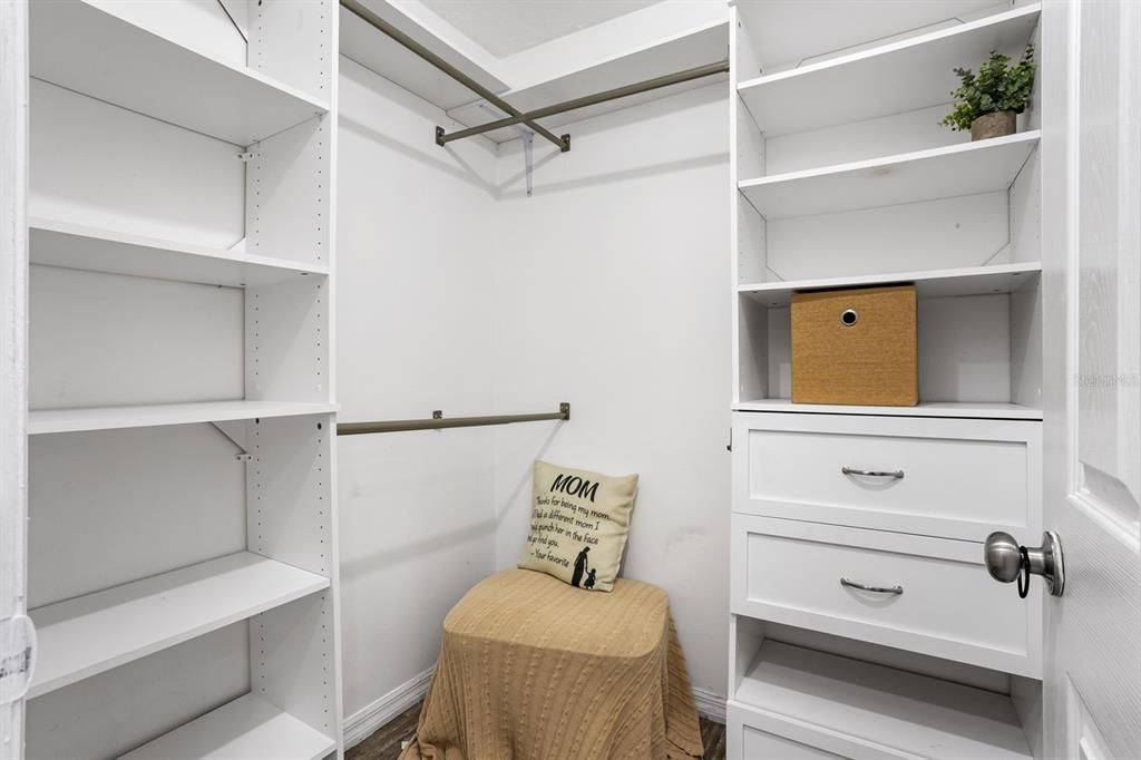 En Venta: $429,000 (3 camas, 2 baños, 1929 Pies cuadrados)