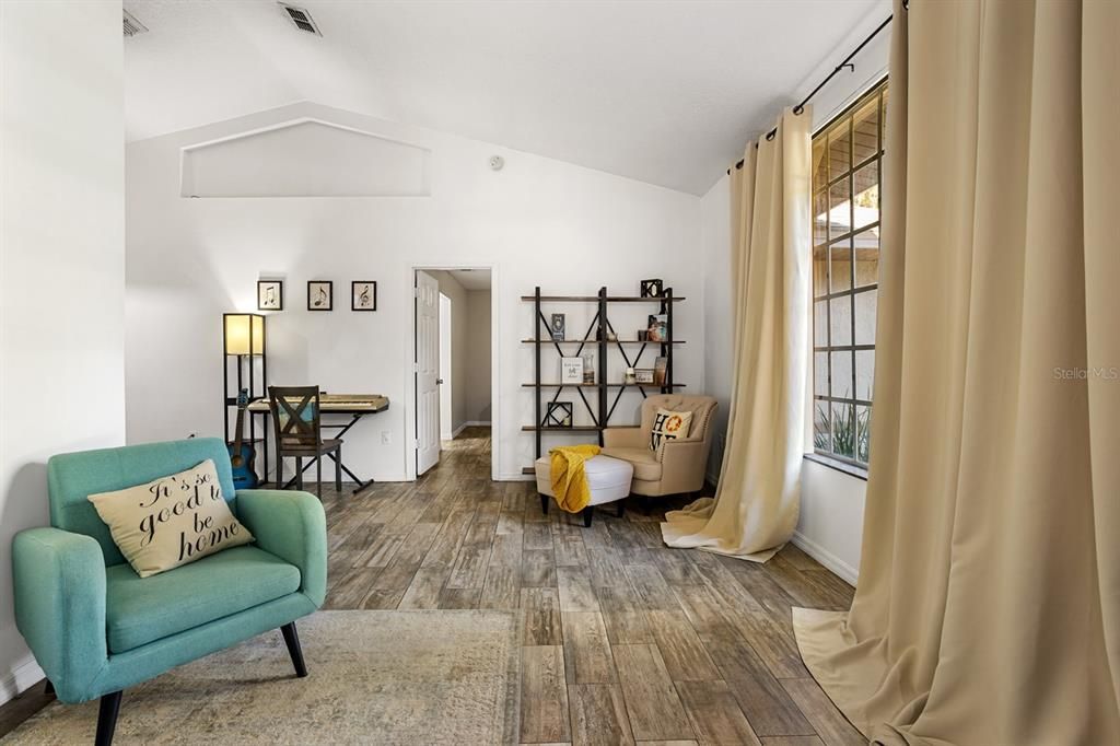 En Venta: $429,000 (3 camas, 2 baños, 1929 Pies cuadrados)