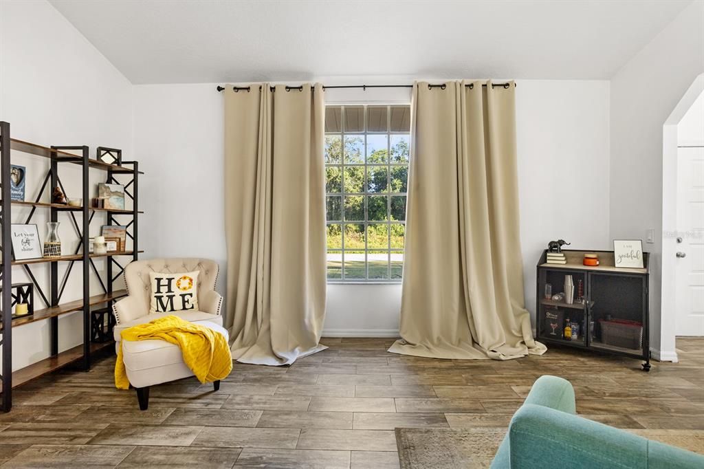 En Venta: $429,000 (3 camas, 2 baños, 1929 Pies cuadrados)