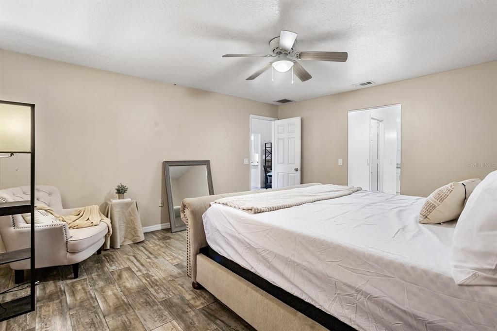 En Venta: $429,000 (3 camas, 2 baños, 1929 Pies cuadrados)