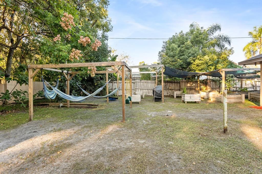 En Venta: $429,000 (3 camas, 2 baños, 1929 Pies cuadrados)