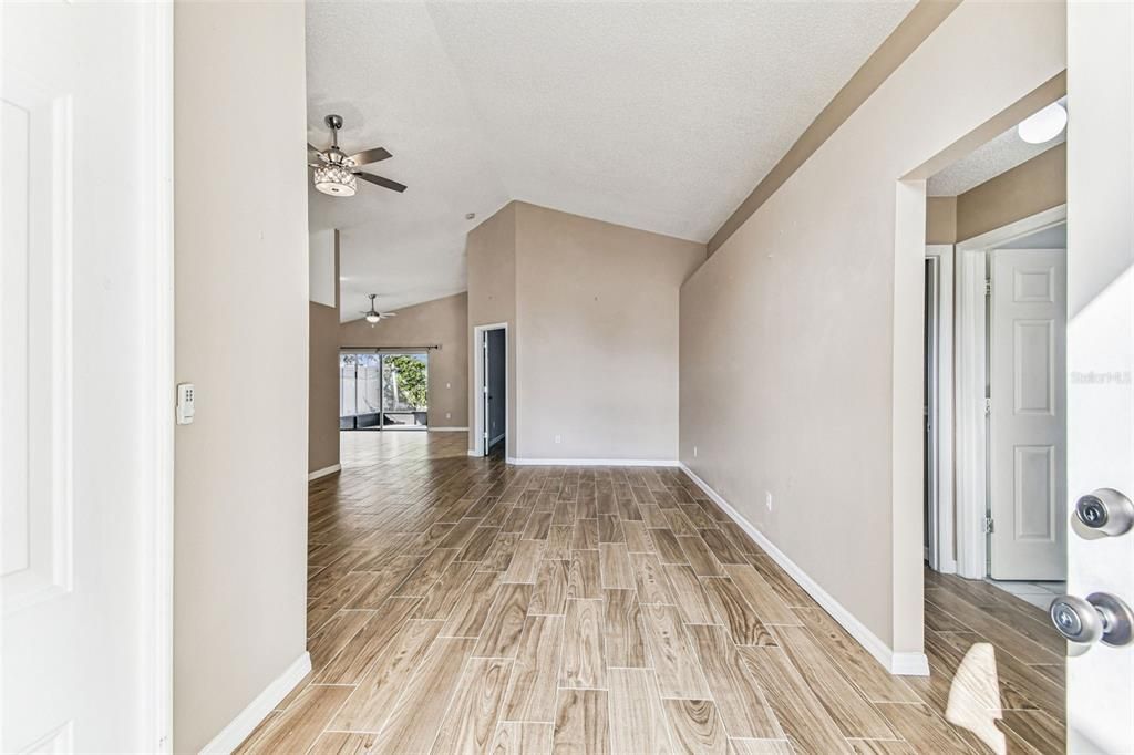 出租: $2,500 (3 贝兹, 2 浴室, 1567 平方英尺)