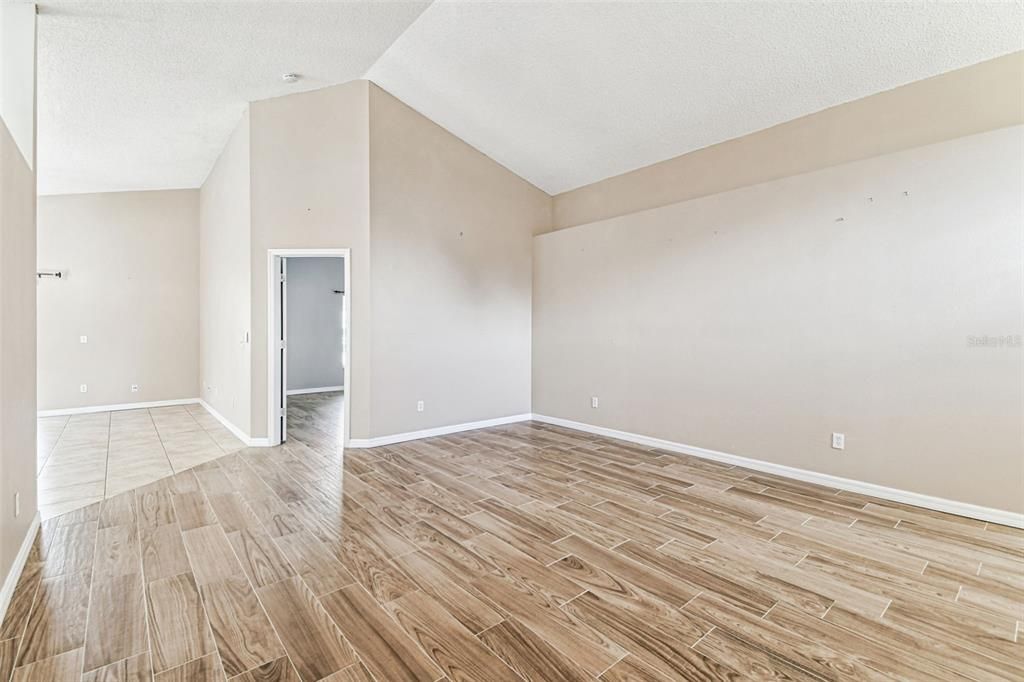 出租: $2,500 (3 贝兹, 2 浴室, 1567 平方英尺)