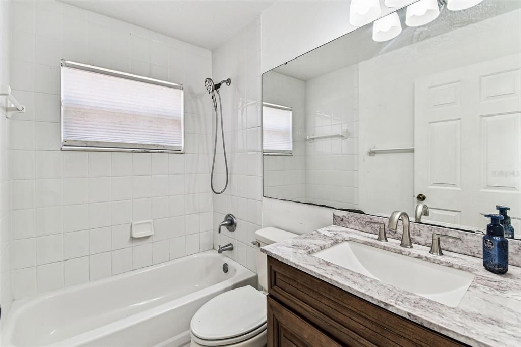 出租: $2,500 (3 贝兹, 2 浴室, 1567 平方英尺)