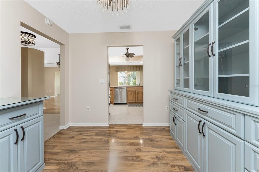 待售: $299,900 (2 贝兹, 2 浴室, 1466 平方英尺)