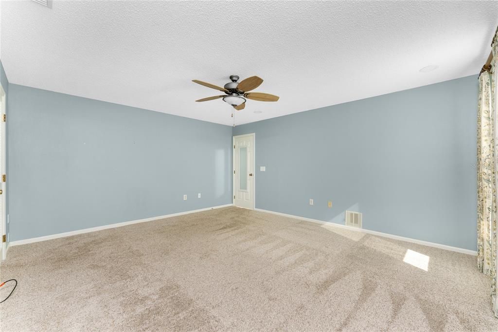 待售: $299,900 (2 贝兹, 2 浴室, 1466 平方英尺)