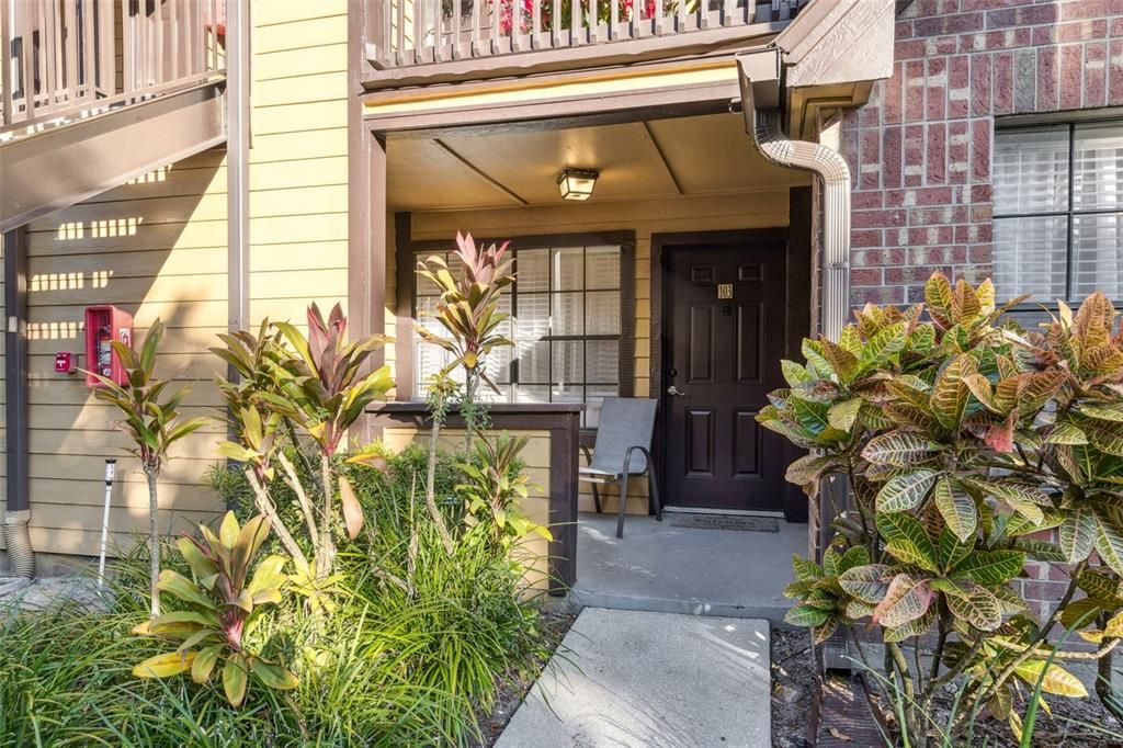 待售: $169,000 (2 贝兹, 1 浴室, 867 平方英尺)