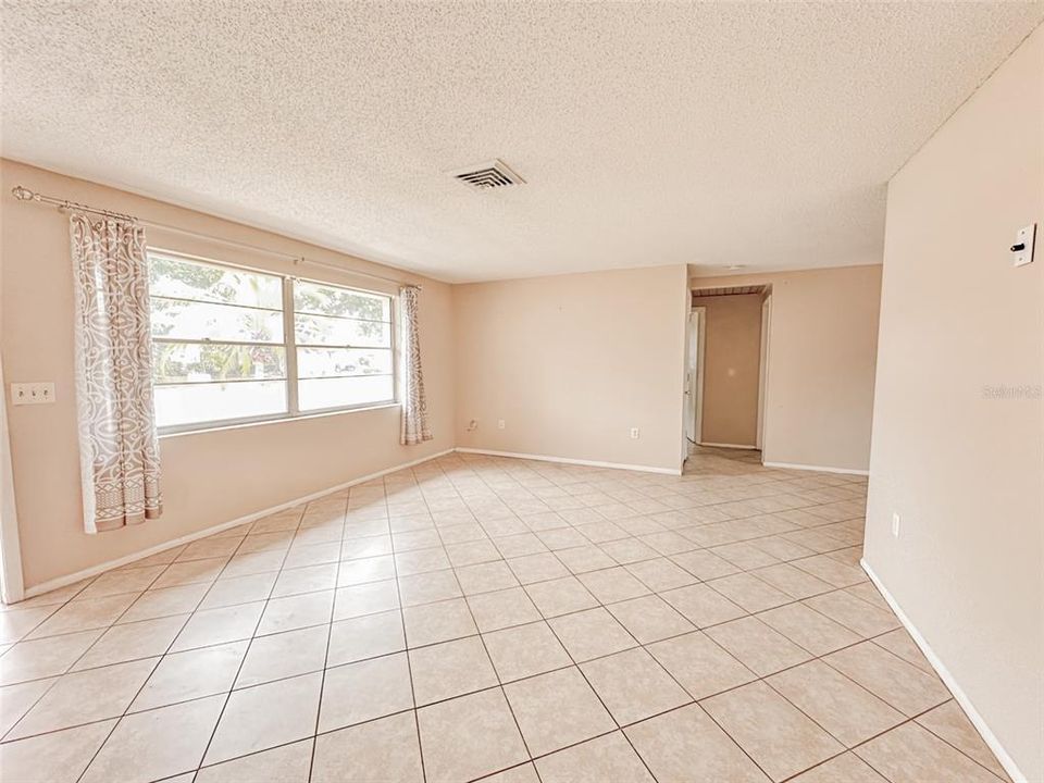 出租: $1,999 (3 贝兹, 2 浴室, 1498 平方英尺)