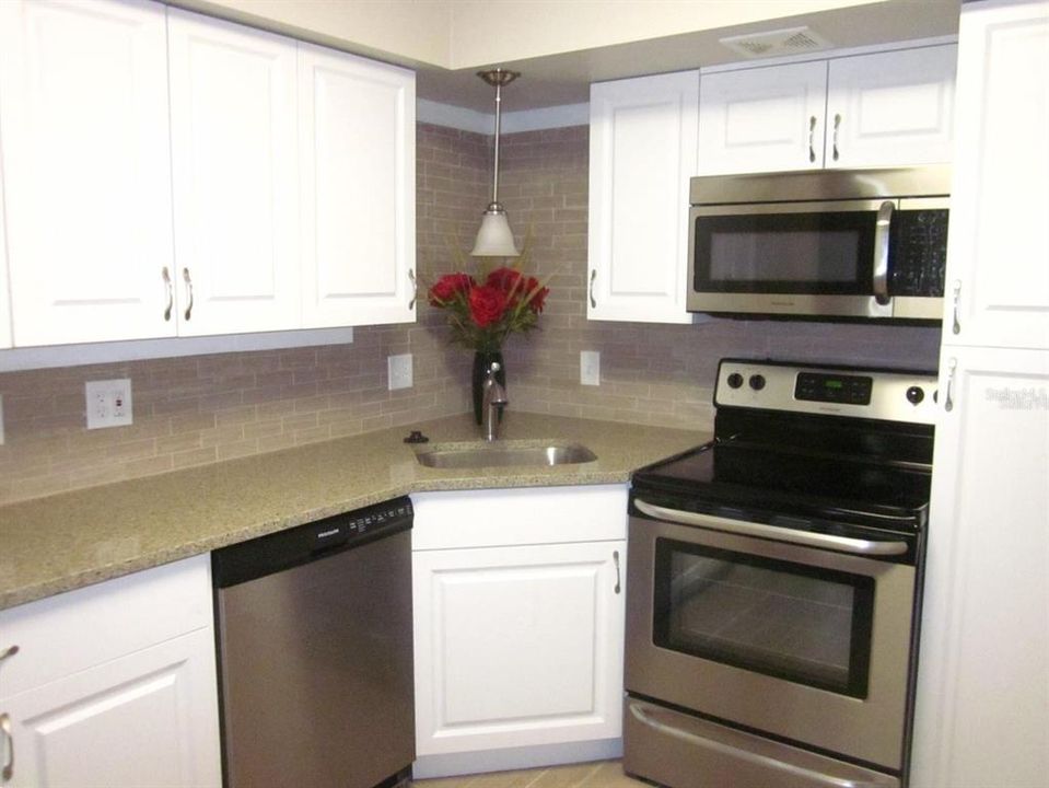 For Rent: $1,595 (2 beds, 2 baths, 1100 Square Feet)