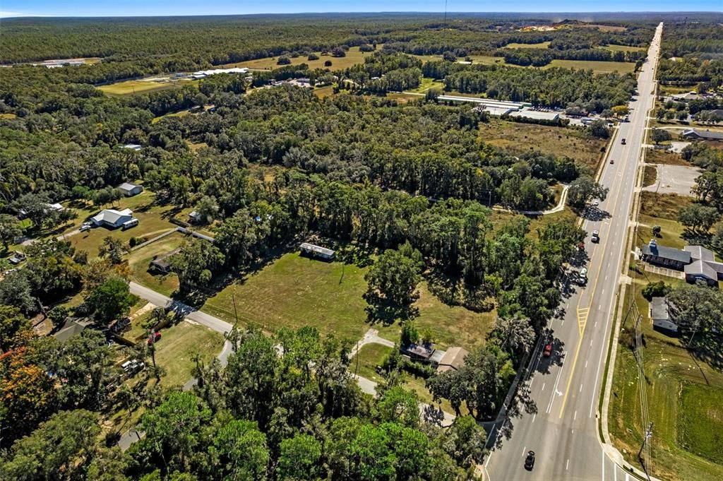 待售: $895,000 (1.59 acres)