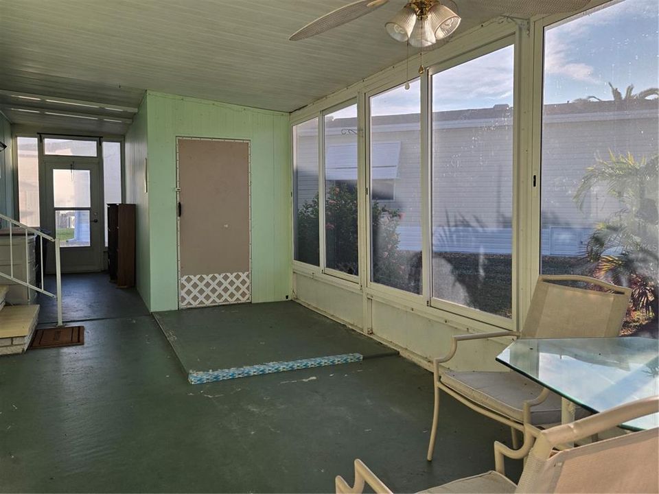 For Sale: $100,000 (2 beds, 1 baths, 672 Square Feet)