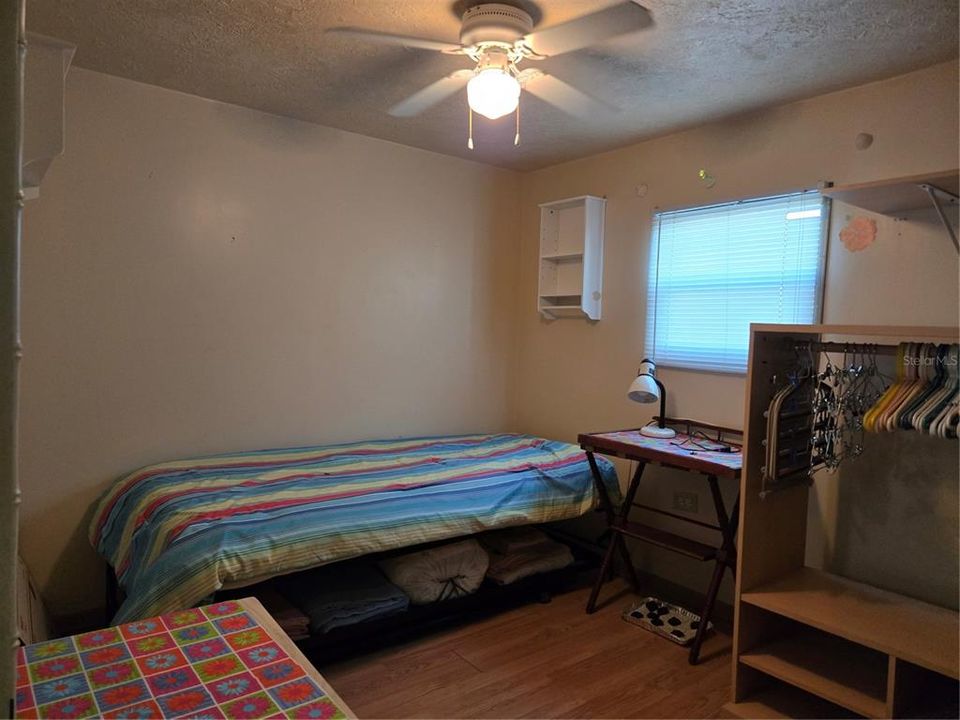 For Sale: $100,000 (2 beds, 1 baths, 672 Square Feet)