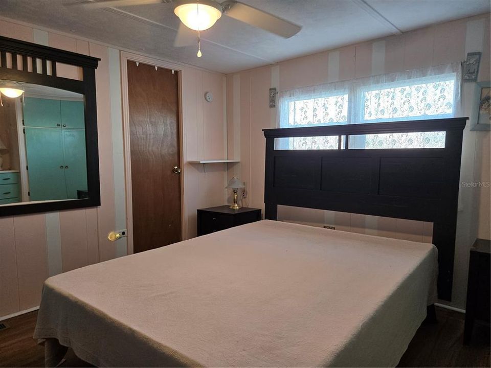 For Sale: $100,000 (2 beds, 1 baths, 672 Square Feet)