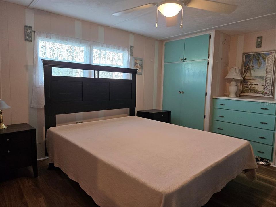 For Sale: $100,000 (2 beds, 1 baths, 672 Square Feet)