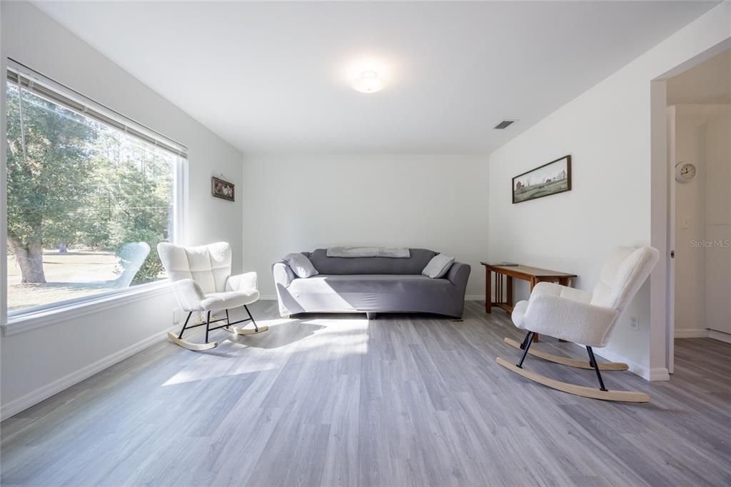 待售: $400,000 (3 贝兹, 2 浴室, 1260 平方英尺)