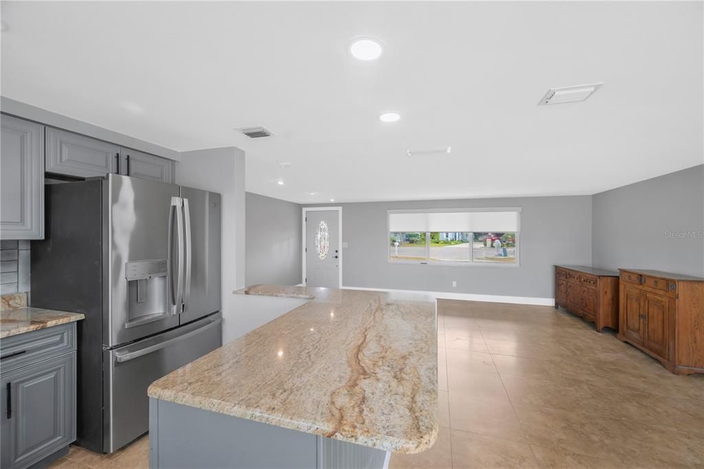 На продажу: $600,000 (2 спален, 2 ванн, 1592 Квадратных фут)