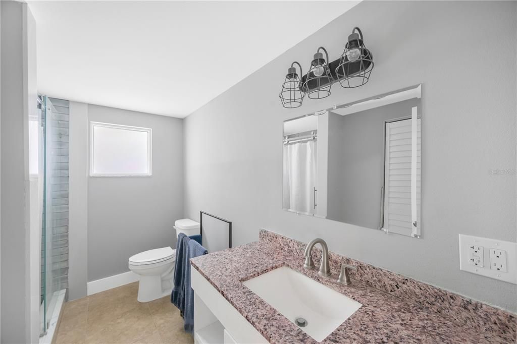 На продажу: $600,000 (2 спален, 2 ванн, 1592 Квадратных фут)