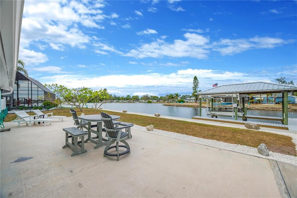 На продажу: $600,000 (2 спален, 2 ванн, 1592 Квадратных фут)