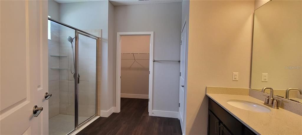 En Venta: $375,000 (4 camas, 2 baños, 1619 Pies cuadrados)