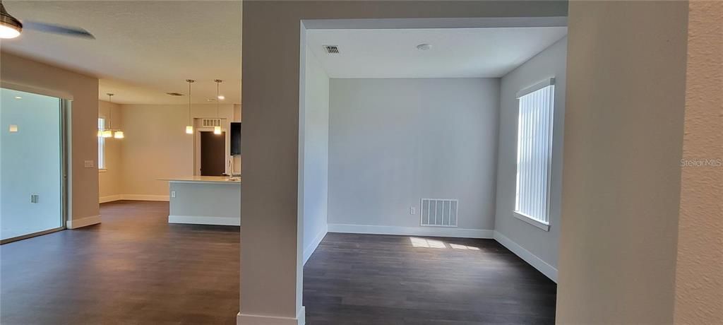 En Venta: $375,000 (4 camas, 2 baños, 1619 Pies cuadrados)