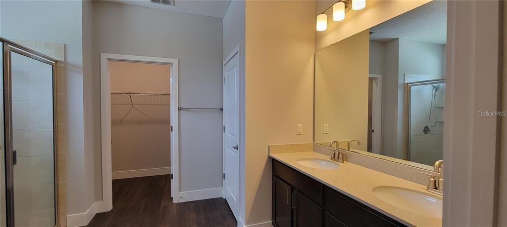 En Venta: $375,000 (4 camas, 2 baños, 1619 Pies cuadrados)