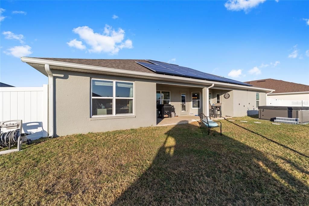 合同活跃: $365,000 (4 贝兹, 3 浴室, 2541 平方英尺)