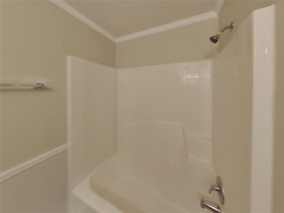 For Rent: $1,739 (4 beds, 2 baths, 1811 Square Feet)