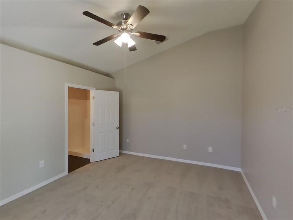 For Rent: $1,739 (4 beds, 2 baths, 1811 Square Feet)