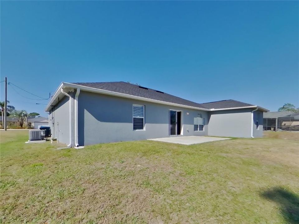 For Rent: $1,739 (4 beds, 2 baths, 1811 Square Feet)