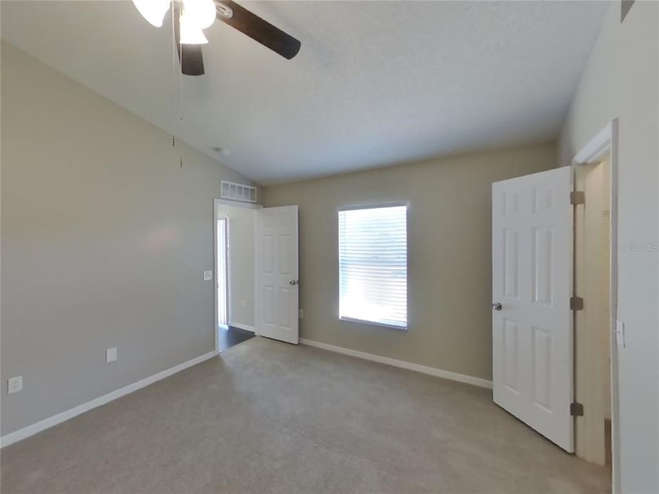 For Rent: $1,739 (4 beds, 2 baths, 1811 Square Feet)