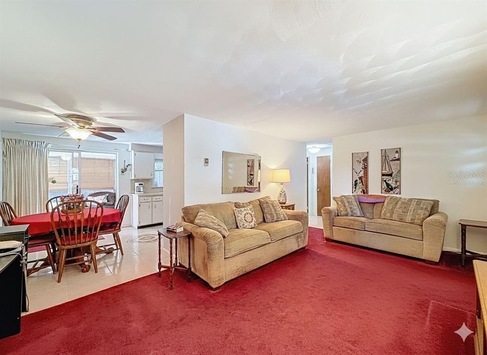 For Sale: $192,000 (2 beds, 1 baths, 855 Square Feet)