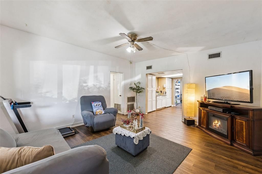 待售: $339,900 (3 贝兹, 2 浴室, 1662 平方英尺)