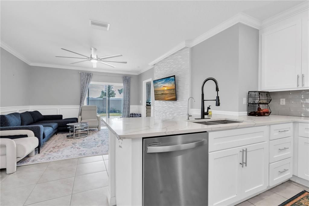 For Sale: $398,000 (3 beds, 2 baths, 1516 Square Feet)