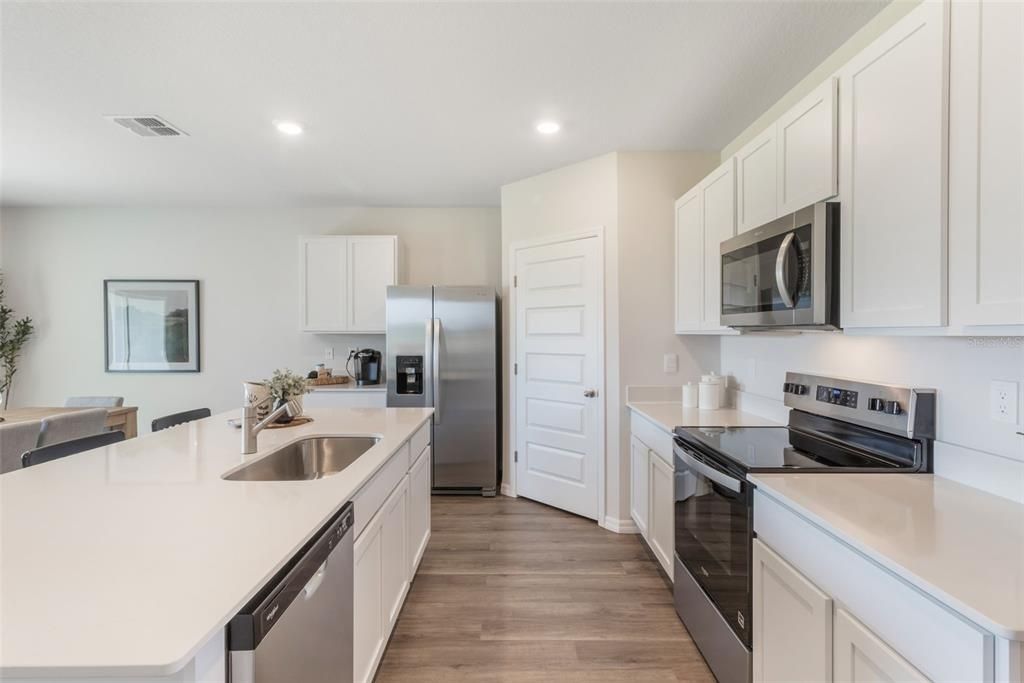 Active With Contract: $353,990 (4 beds, 2 baths, 1828 Square Feet)