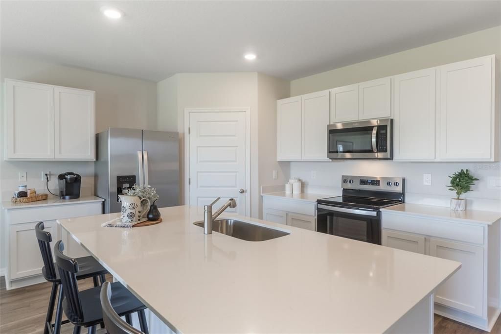 Active With Contract: $353,990 (4 beds, 2 baths, 1828 Square Feet)