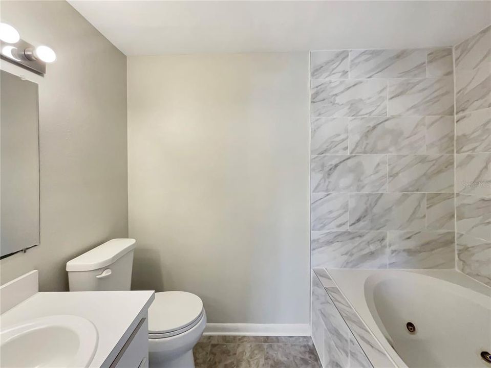 待售: $297,000 (4 贝兹, 3 浴室, 1880 平方英尺)