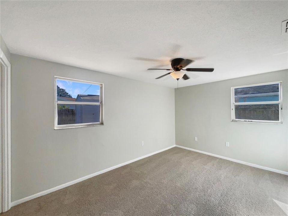 待售: $297,000 (4 贝兹, 3 浴室, 1880 平方英尺)