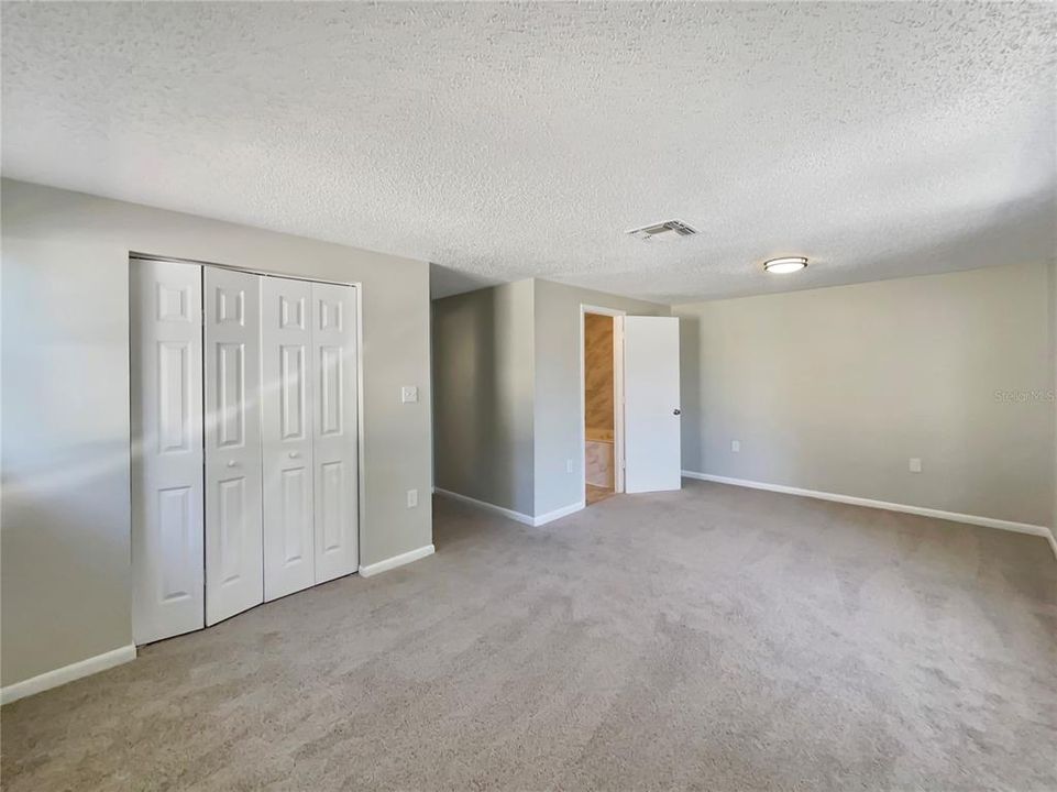 待售: $297,000 (4 贝兹, 3 浴室, 1880 平方英尺)