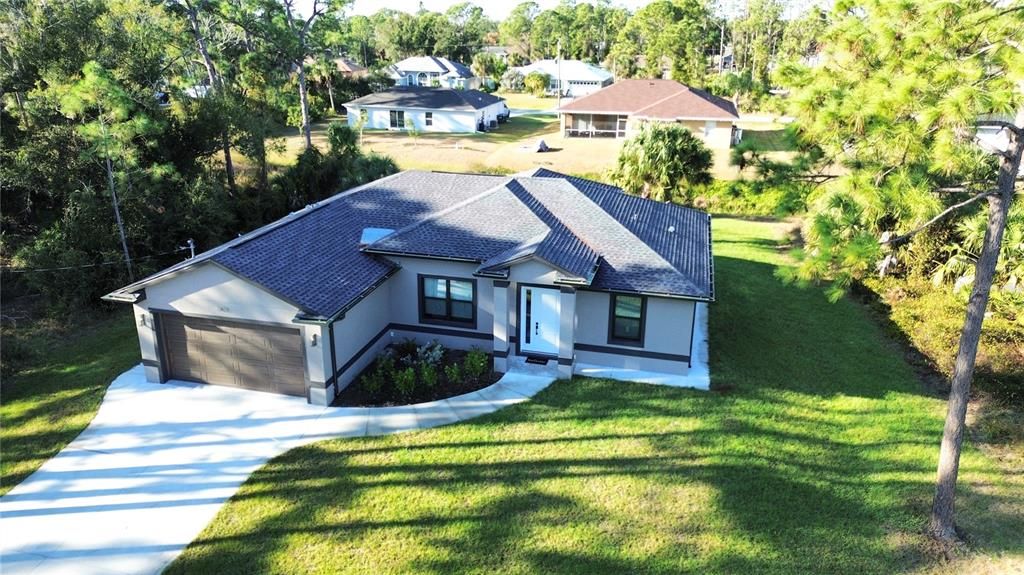 For Rent: $2,200 (3 beds, 2 baths, 1596 Square Feet)